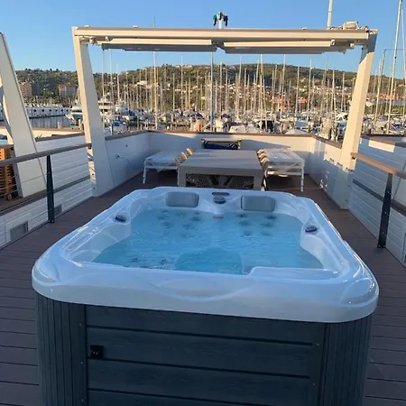 Nalu Seahouse Holiday home